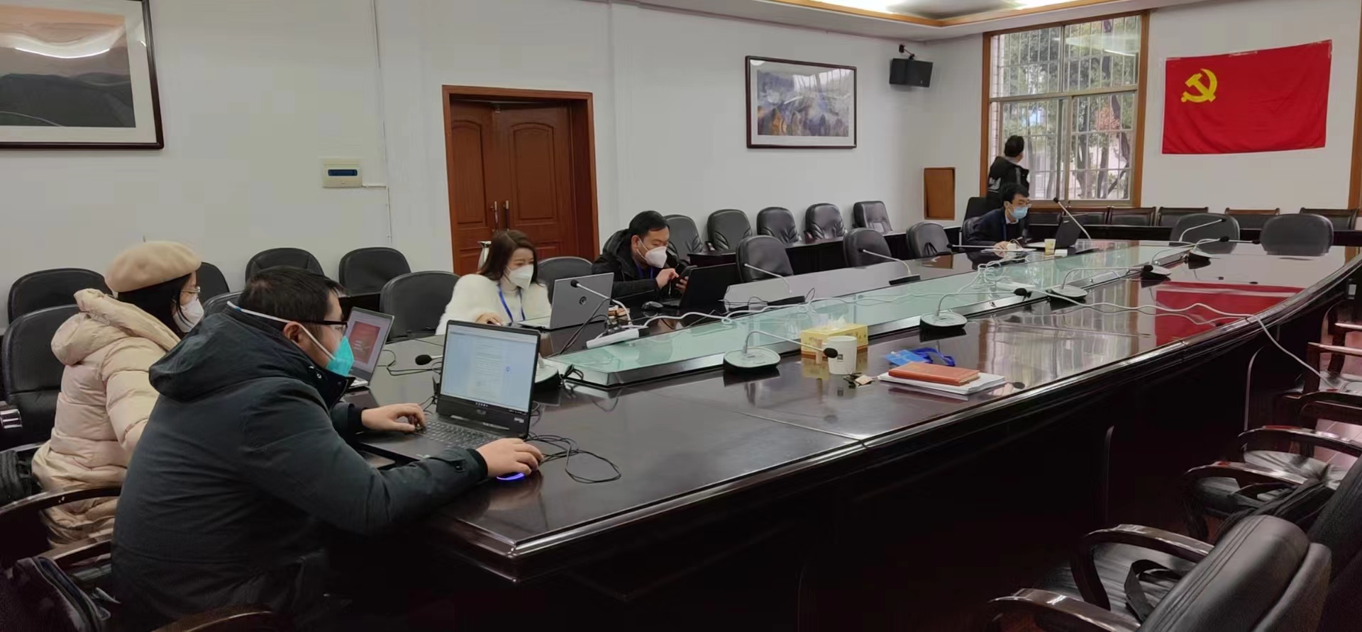 邵阳市人大十七届二次会议召开，正宇工作人员积极配合人大议案组成员完成工作，为人大信息化平台系统提供技术保障。